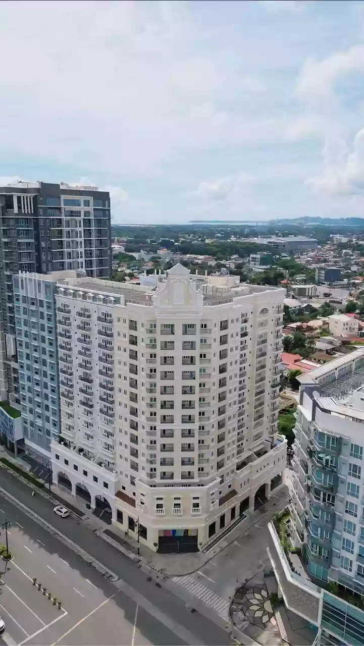 Lafayette Park Square Condominium 