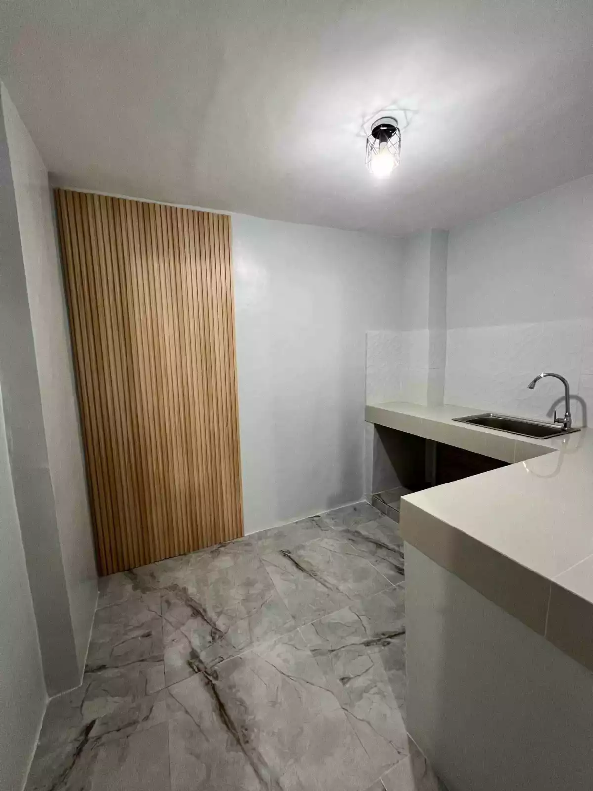 Newly Renovated Townhouse For Assume — Townhouse in Deca Homes Phase 4a, Minglanilla, Cebu — Photo 3