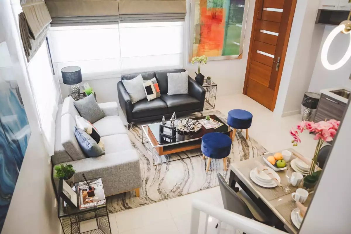 MODERN LUXURIOS TOWNHOUSE FOR SALE IN EDSA MUNOZ STARTS AT P13M UP!