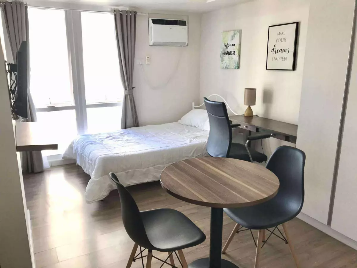 Php 4.55M Fully Furnished Studio Unit FOR SALE In Solinea Across Ayala Mall — Studio in Cebu City, Philippines — Photo 2