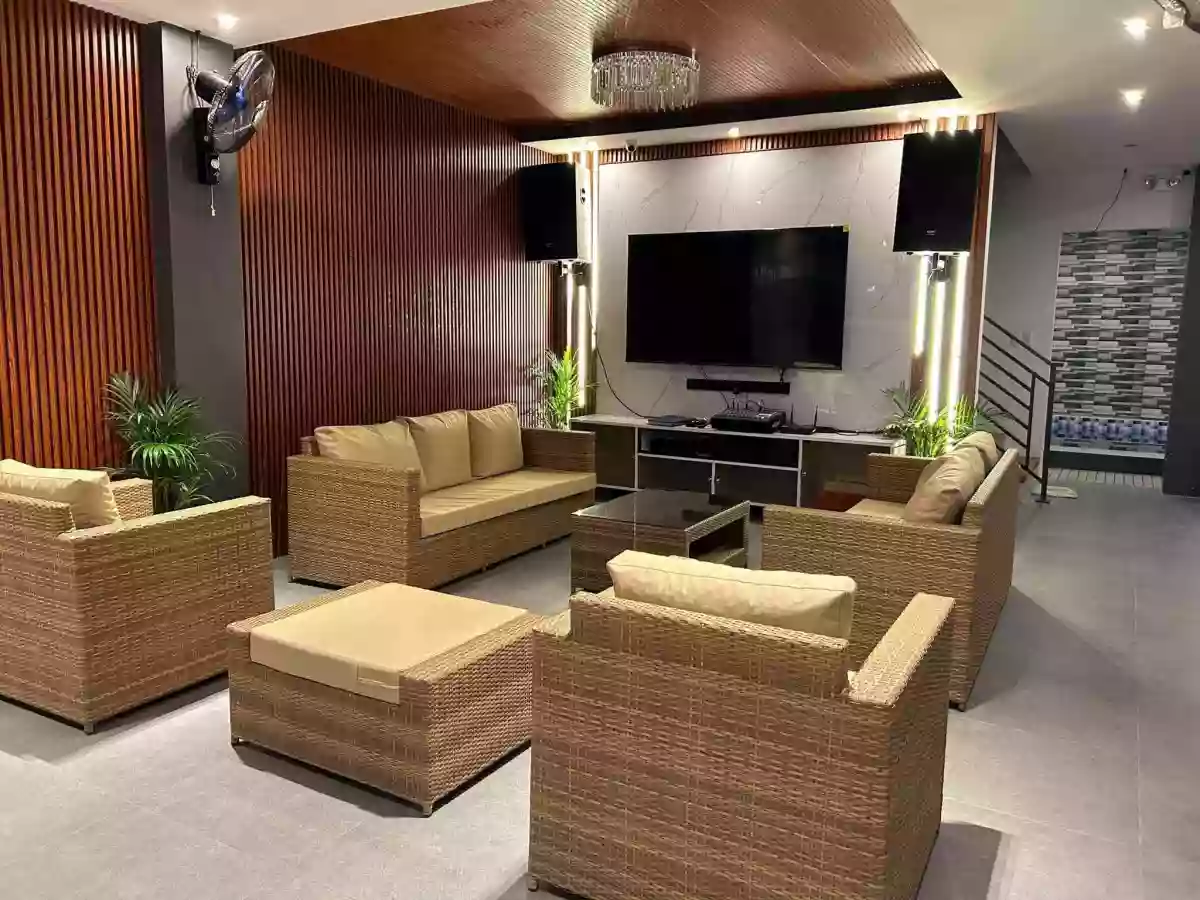 BRANDNEW 4-STOREY LUXURIOUS PRIVATE RESORT WITH BASEMENT + 2-STOREY EVENTS PLACE FOR SALE — Building in Laguna, Philippines — Photo 7