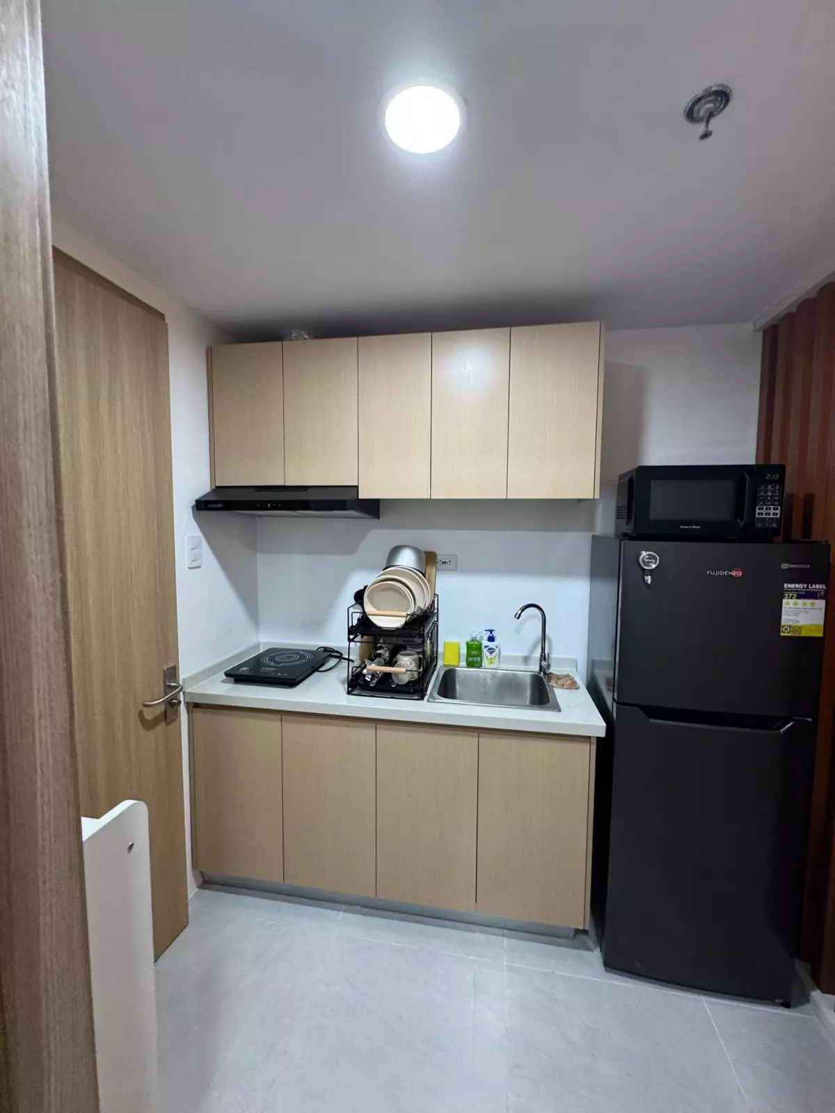 FULLY-FURNISHED NEWLY TURN-OVER STUDIO UNIT FOR RENT — Studio in Dionisio Jakosalem Street, Cebu City, Cebu — Photo 3