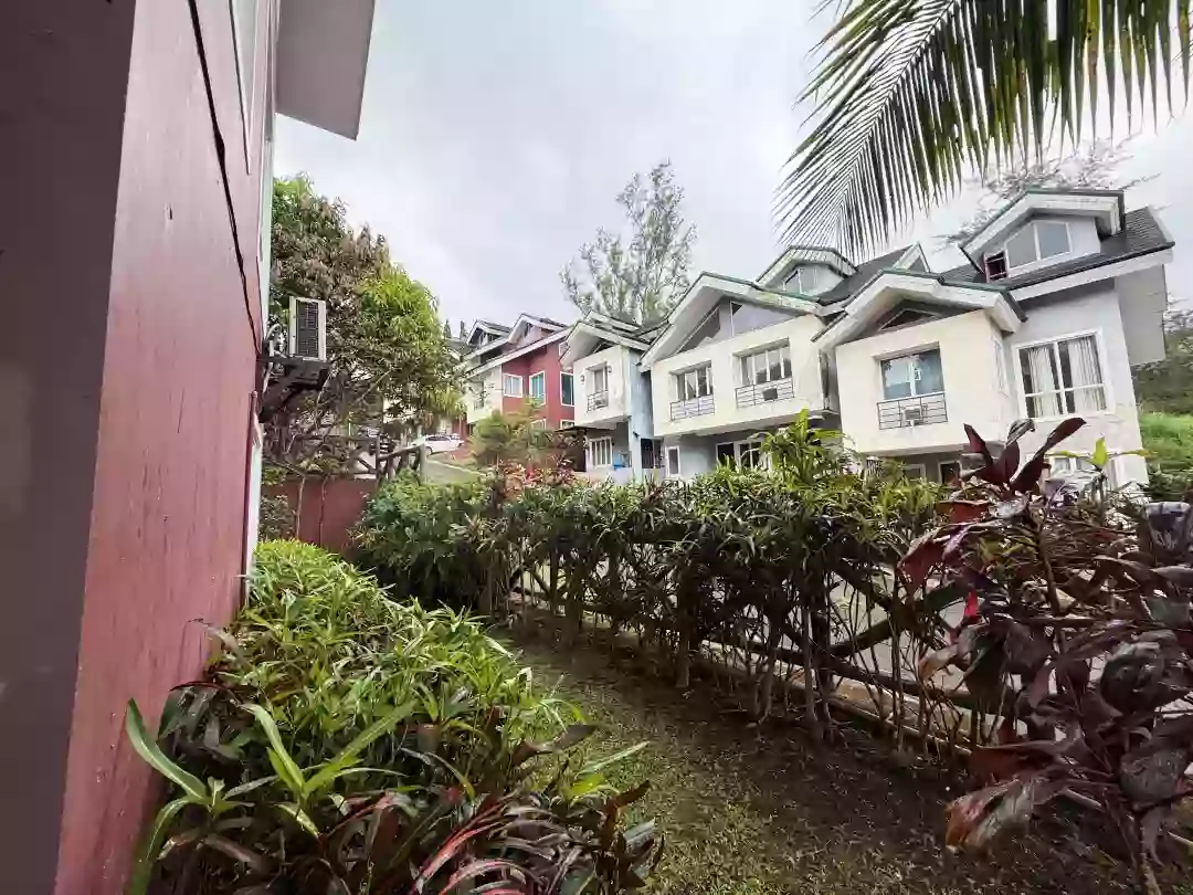 Open photo 13 of 14 — Stunning 3-Bedroom Townhouse for Sale at The Courtyard, Canyonwoods 