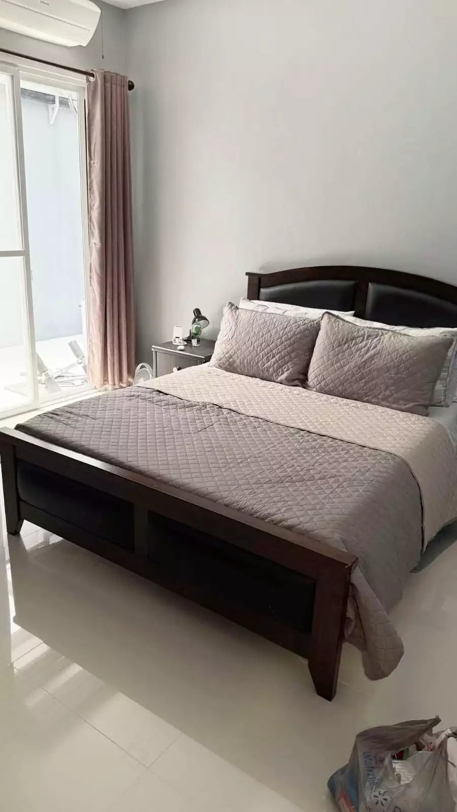 Open photo 12 of 12 — Stylish Living in Kensington Place, Palawan
