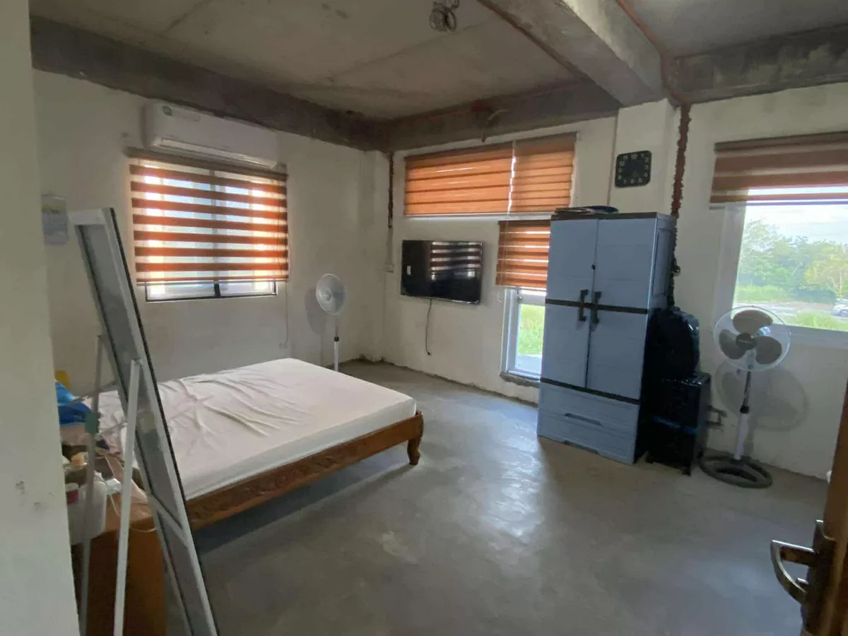 House and Lot for Sale in Capitol Plains