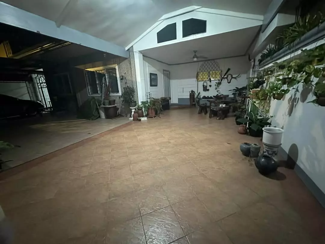 Open photo 11 of 20 — HOUSE & LOT @ FLORES VILLAGE FULLY FURNISHED