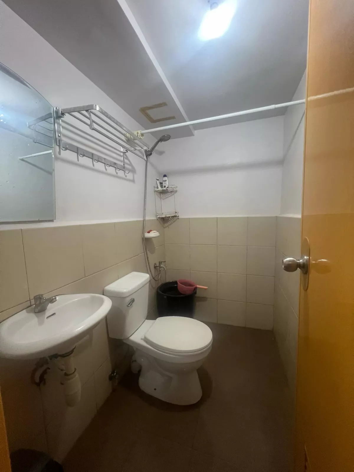 FOR RENT 2 BEDROOM CONDO UNIT WITH BALCONY — 2 Bedrooms in Naya Road, Cebu City, Central Visayas — Photo 7