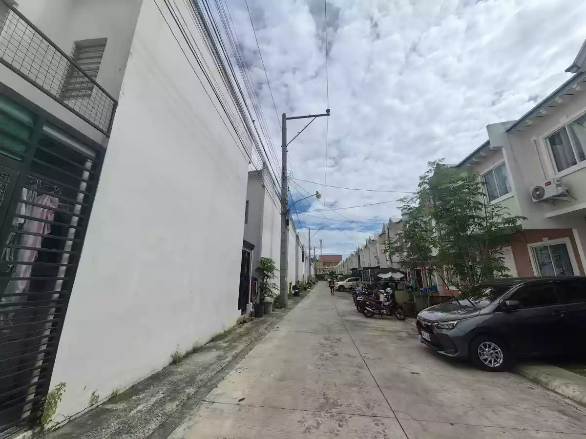 Open photo 15 of 16 — TOWNHOUSE FOR RENT IN GARDEN BLOOM SOUTH