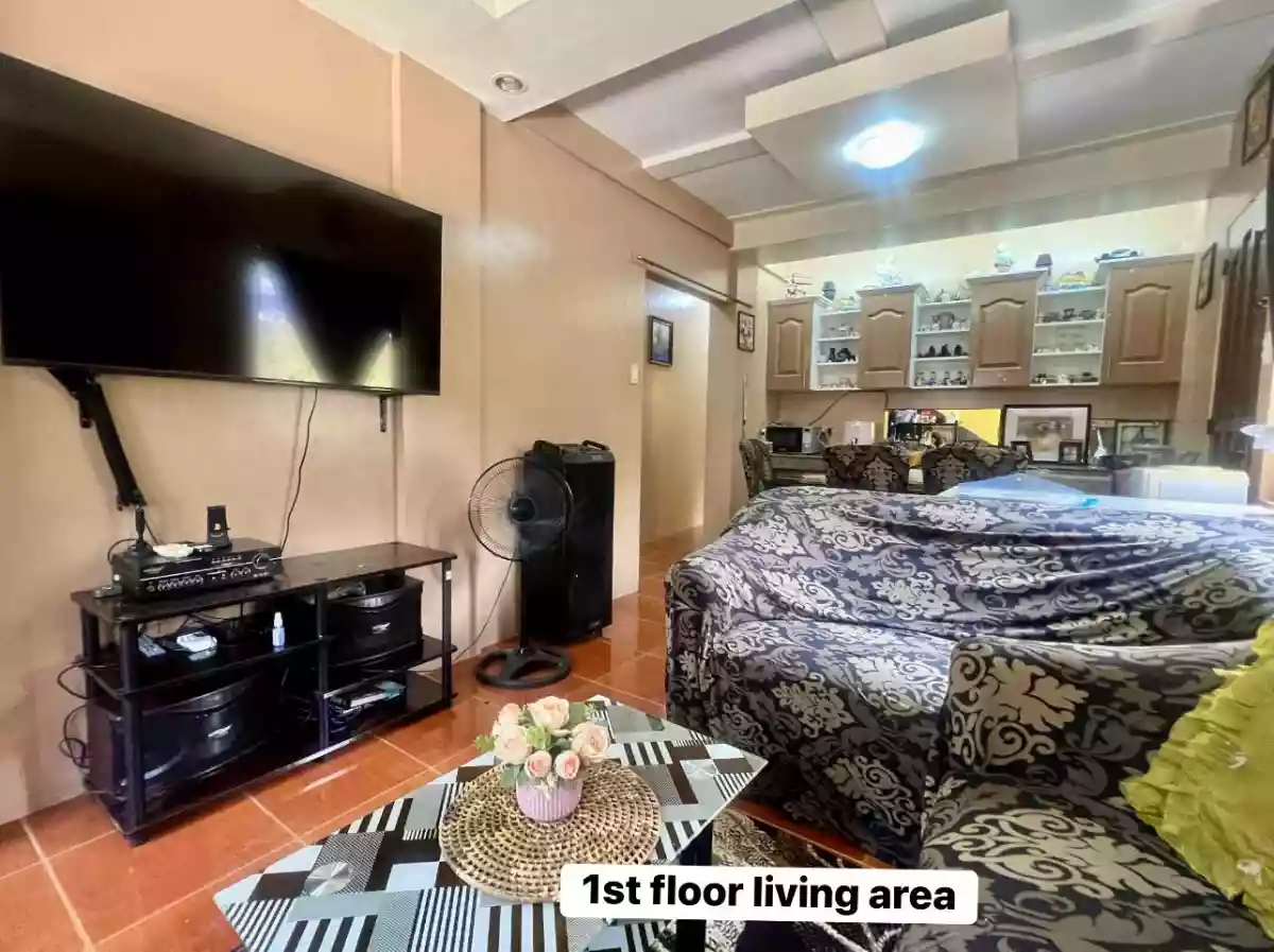 FOR SALE 3-STOREY HOUSE IN MANDAUE CEBU — Apartment in Mandaue, Cebu, Philippines — Photo 3