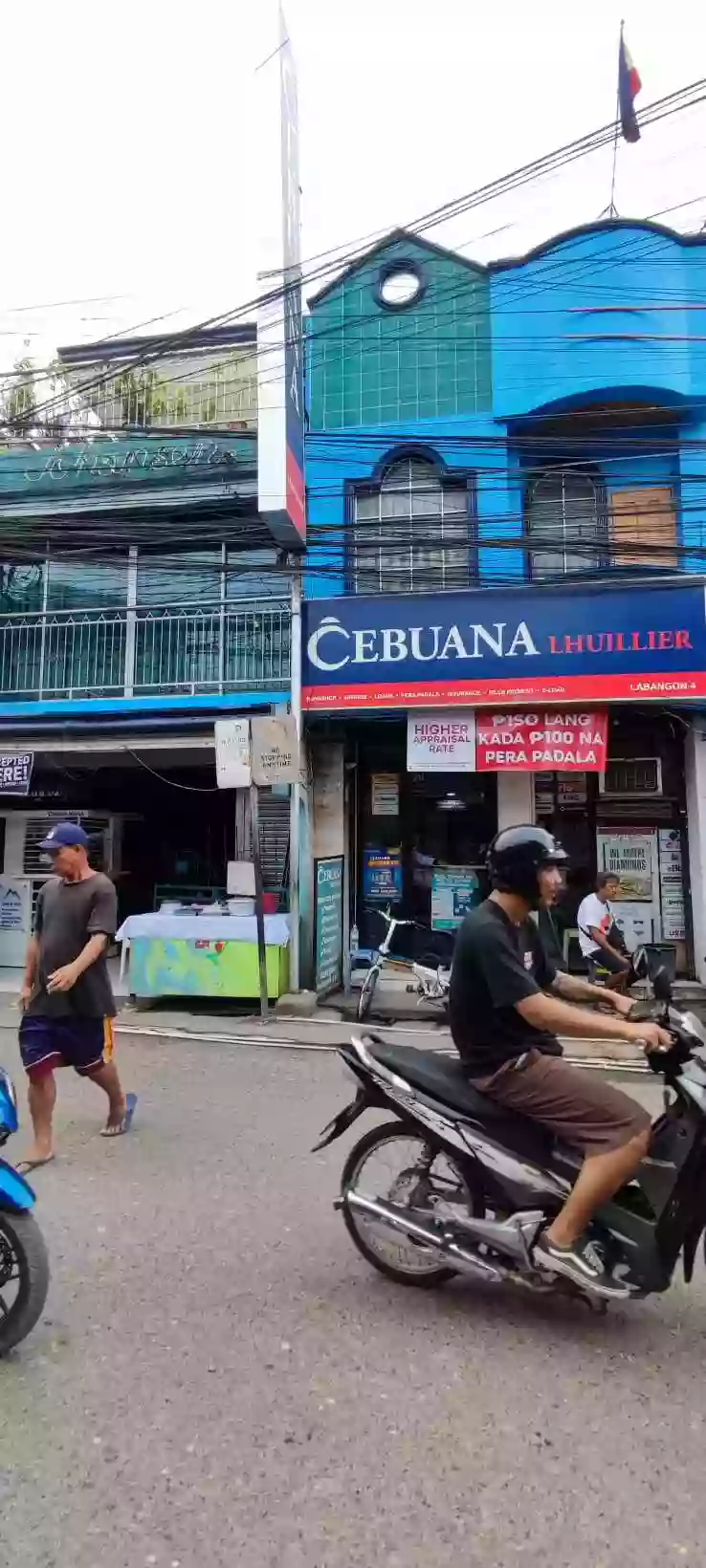 income generating commercial building with 11 doors apartment