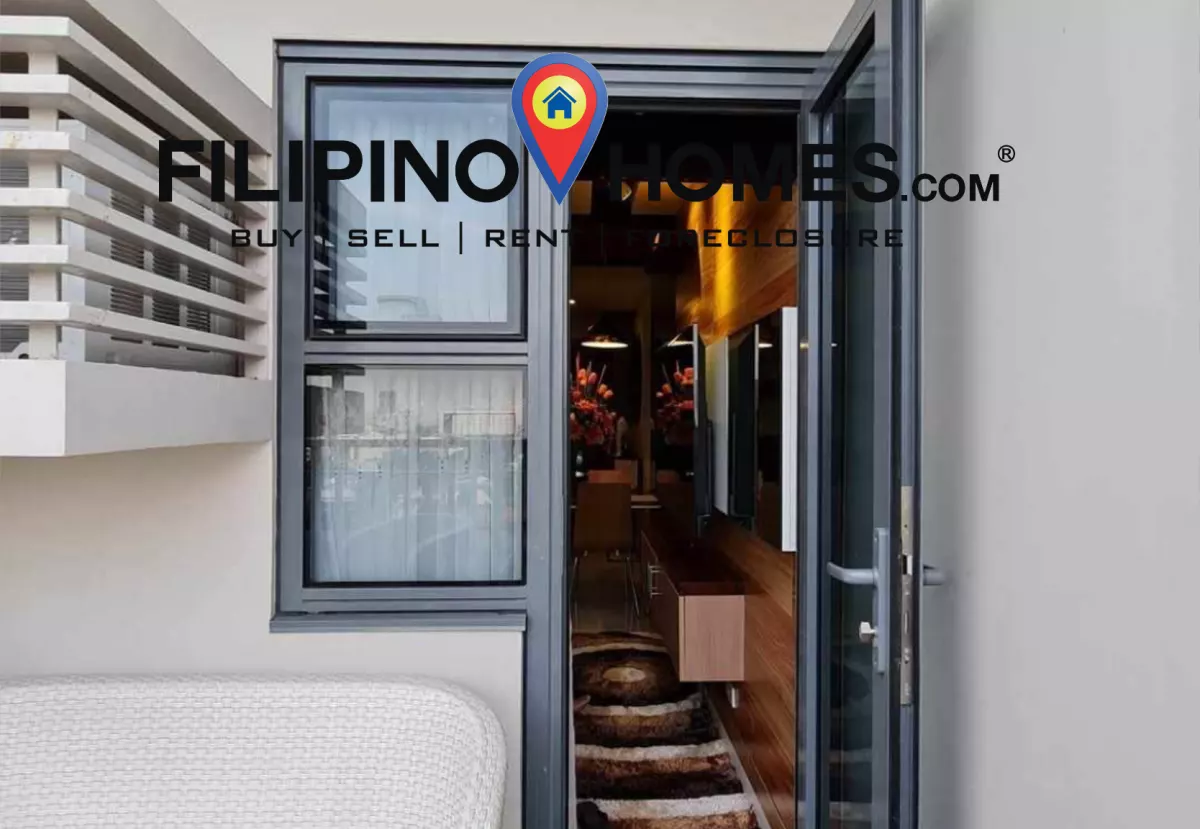 Dress up 1 bedroom unit for sale with parking