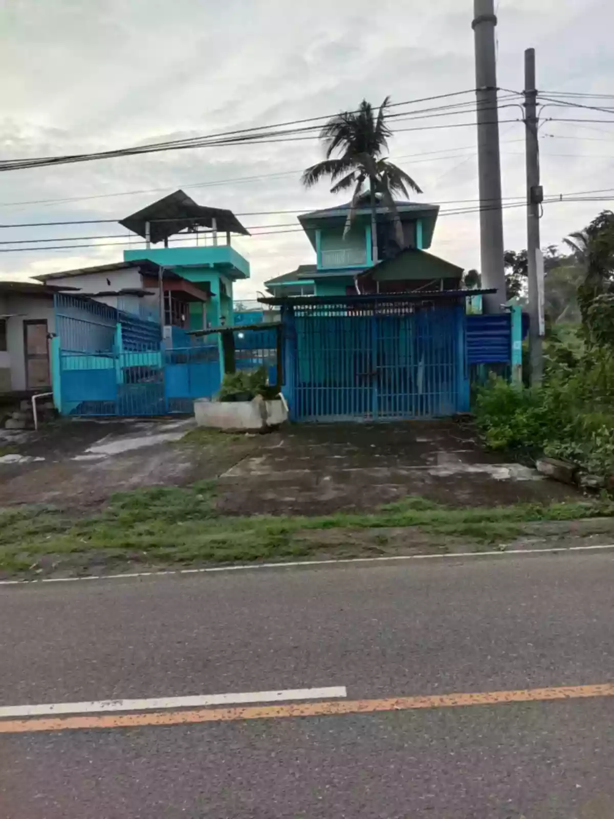 FOR SALE RESORT IN DUMANJUG,CEBU CITY — Beach House / Resort in Brgy Lawaan Road, Dumanjug, Cebu — Photo 2