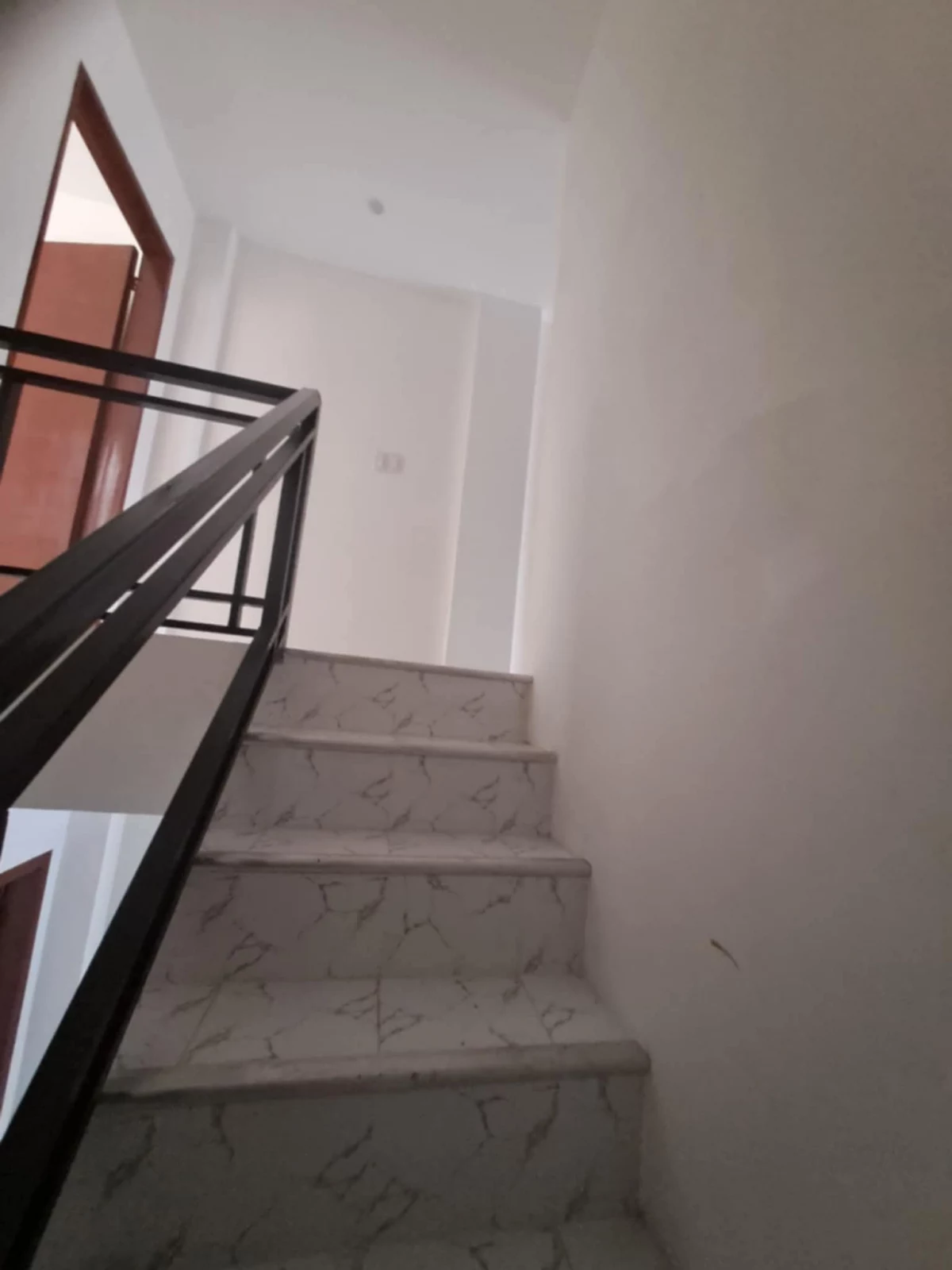 BRANDNEW THREE STOREY TOWNHOUSE FOR SALE NEAR UST WITH TWO CAR GARAGE — Beach House / Resort in Sampaloc, Manila, Metro Manila — Photo 7