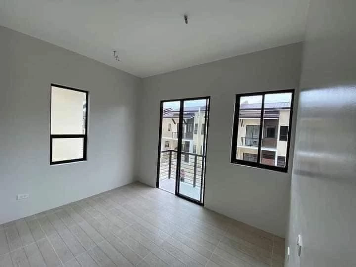 SINGLE ATTACH HOUSE AND LOT FOR SALE IN SERENIS SOUTH — House and Lot in Mohon Road, Talisay, Cebu — Photo 5