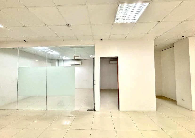 175.89 Sqm. Office Space For Rent In AS Fortuna