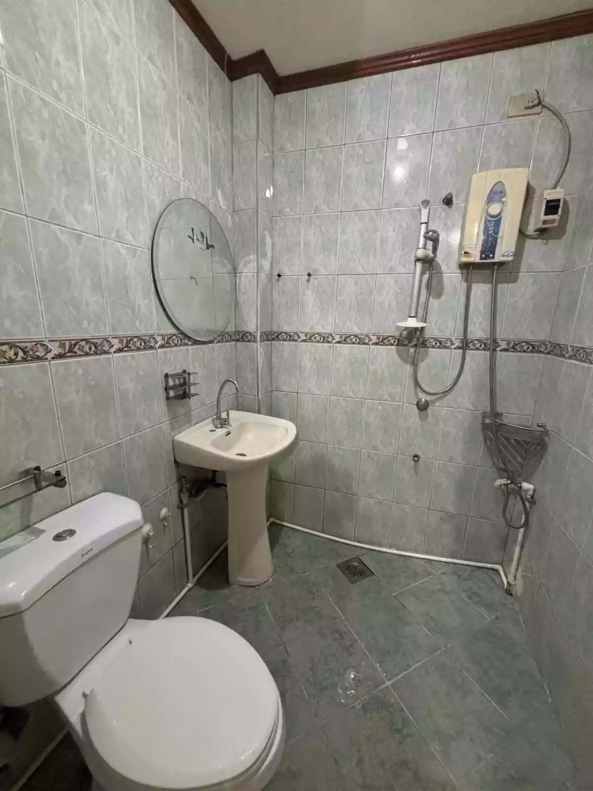 Open photo 14 of 28 — FOR SALE – Income-Generating Apartment + 3-Storey House
