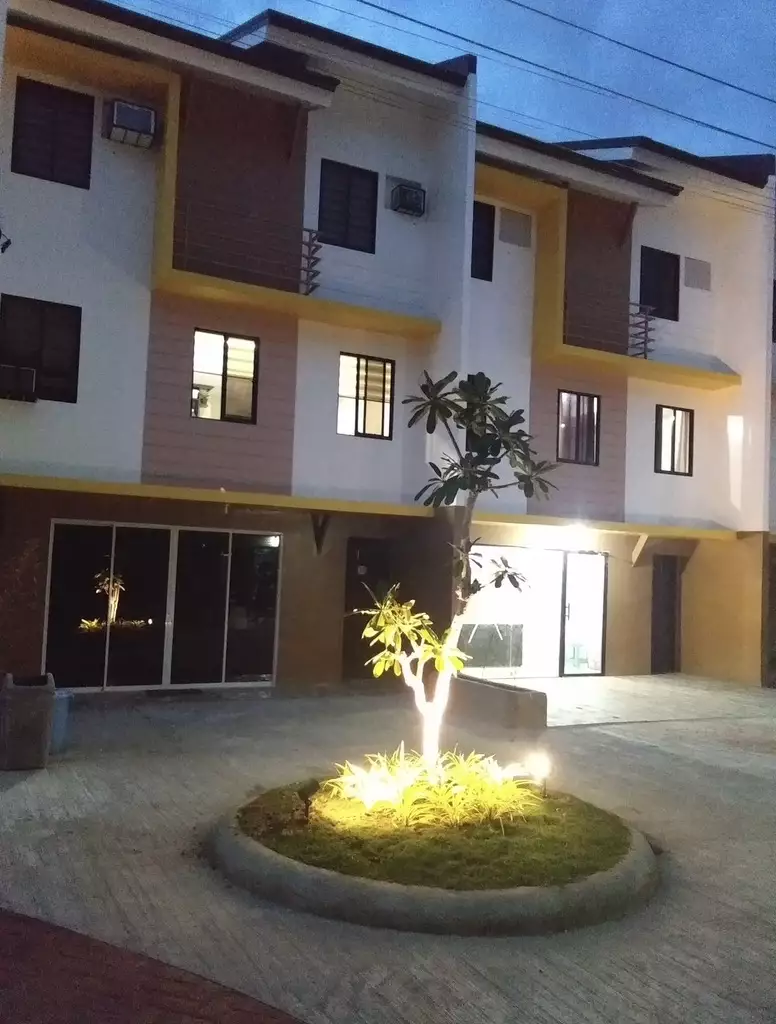 Residential with shophouse in Ajoya Subdivision, Cordova