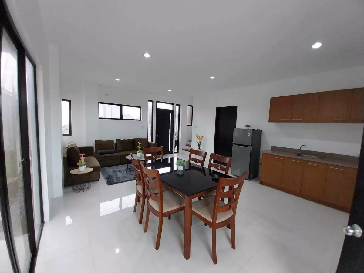 Your Ideal Home and Lot Combination: Available Now — House and Lot in Minglanilla, Cebu, Philippines — Photo 3