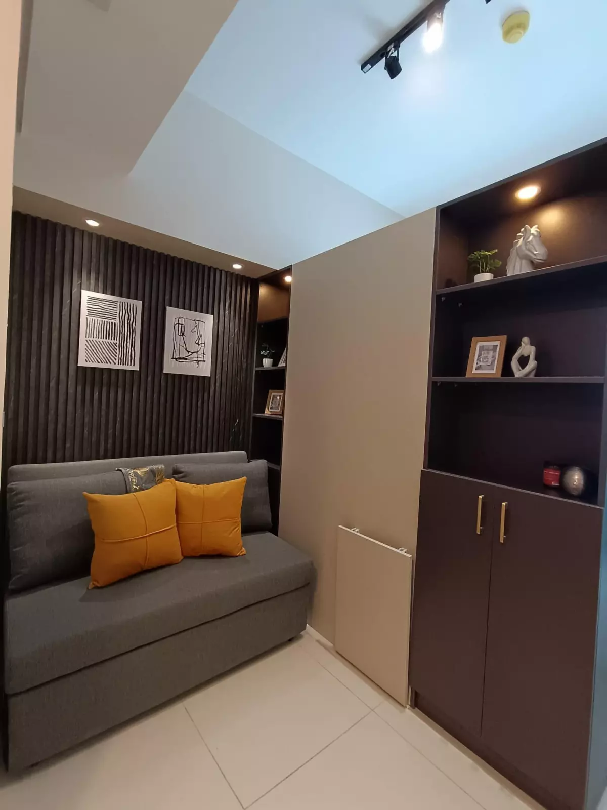 Open photo 15 of 17 — 38 Park Studio Fully Furnished for rent