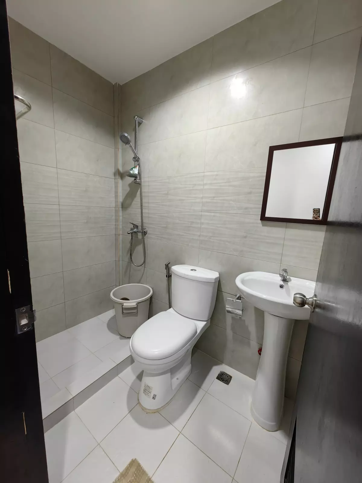 Open photo 16 of 22 — RENT TO OWN - DUPLEX FURNISHED in Minglanilla Highlands Cebu