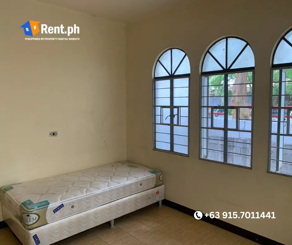 SPACIOUS 3-BEDROOM HOUSE FOR RENT IN LAS PINAS — House and Lot in S. Valerio, Las Piñas, Metro Manila — Photo 5