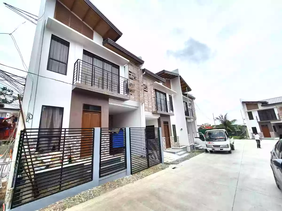 3 Berdoom Ready to Occupy House and Lot in Labangon — House and Lot in Jupiter Street, Cebu City, Cebu — Photo 2
