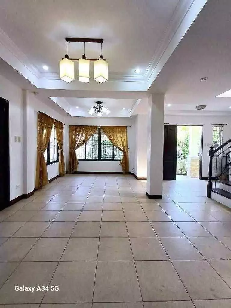 HOUSE and LOT FOR SALE in Lapu Lapu for only 8.8M with 5 bedrooms — House and Lot in Lapu-Lapu City, Cebu, Philippines — Photo 5