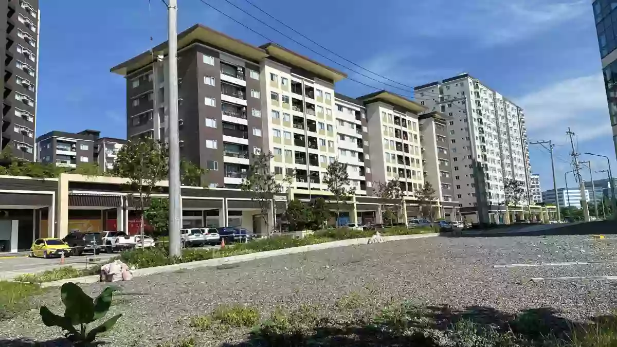 ILOILO CITY CONDO FOR SALE: AVIDA TOWER 2 — Studio in Iloilo City, Western Visayas, Philippines — Photo 2