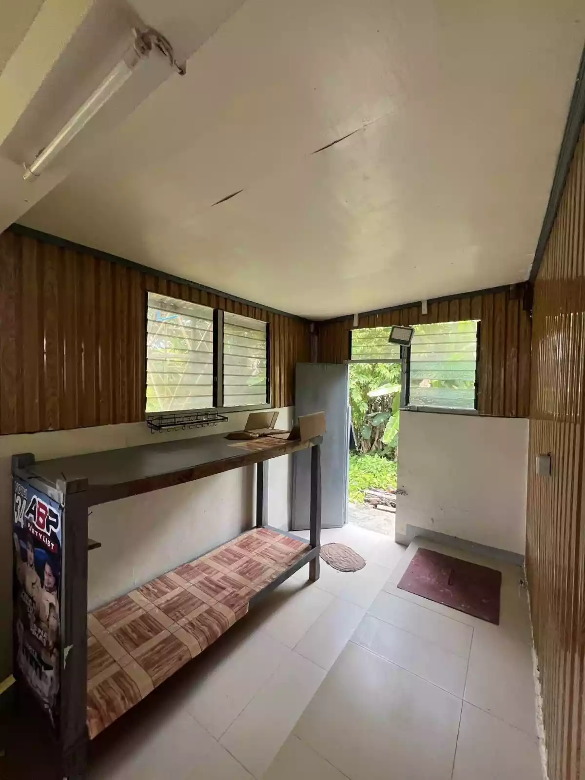 Boarding House for Sale with Commercial space — Boarding House in Mainit, Surigao del Norte, Philippines — Photo 3