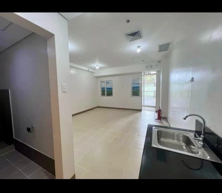 Studio unit with balcony for assume — Studio in SP, Dacudao Loop, Lanang — Photo 2