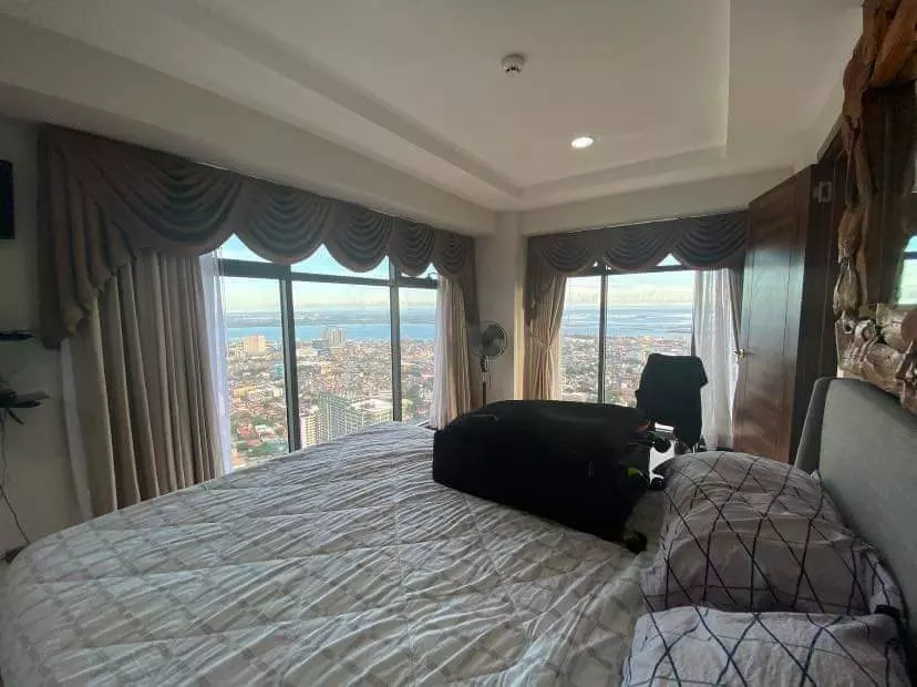 Open photo 12 of 14 — Super rush sale a million dollar view penthouse in Horizon 101