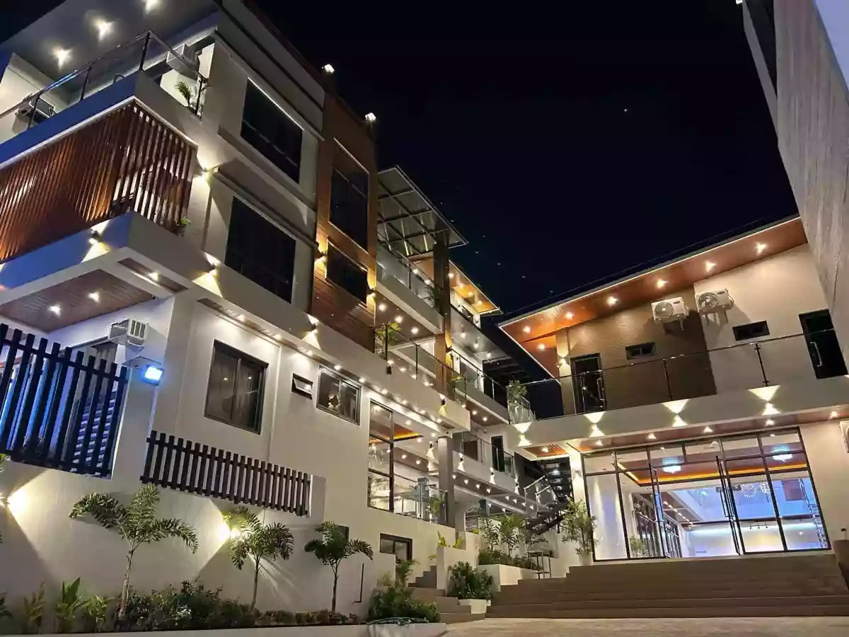 BRANDNEW 4-STOREY LUXURIOUS PRIVATE RESORT WITH BASEMENT + 2-STOREY EVENTS PLACE FOR SALE — Building in Laguna, Philippines — Photo 2