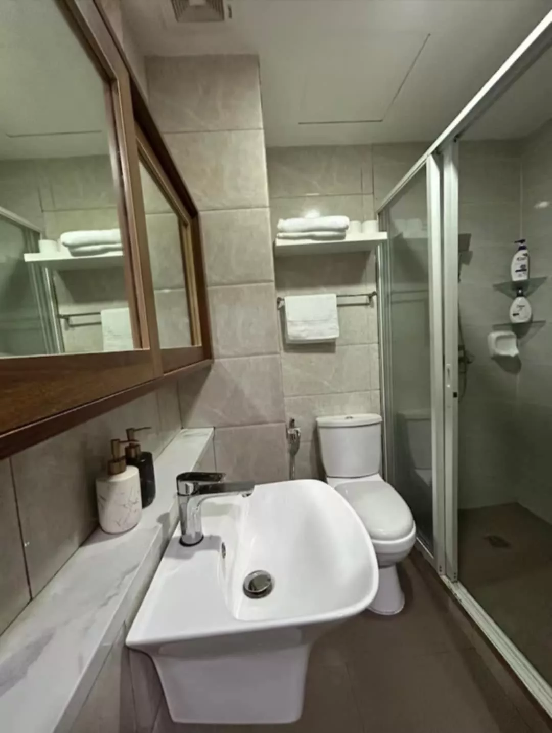 Luxury Studio Condo: Breathtaking City, Mountain & Sea Views at Amani Grand — Studio in Lapu-Lapu City, Cebu — Photo 6