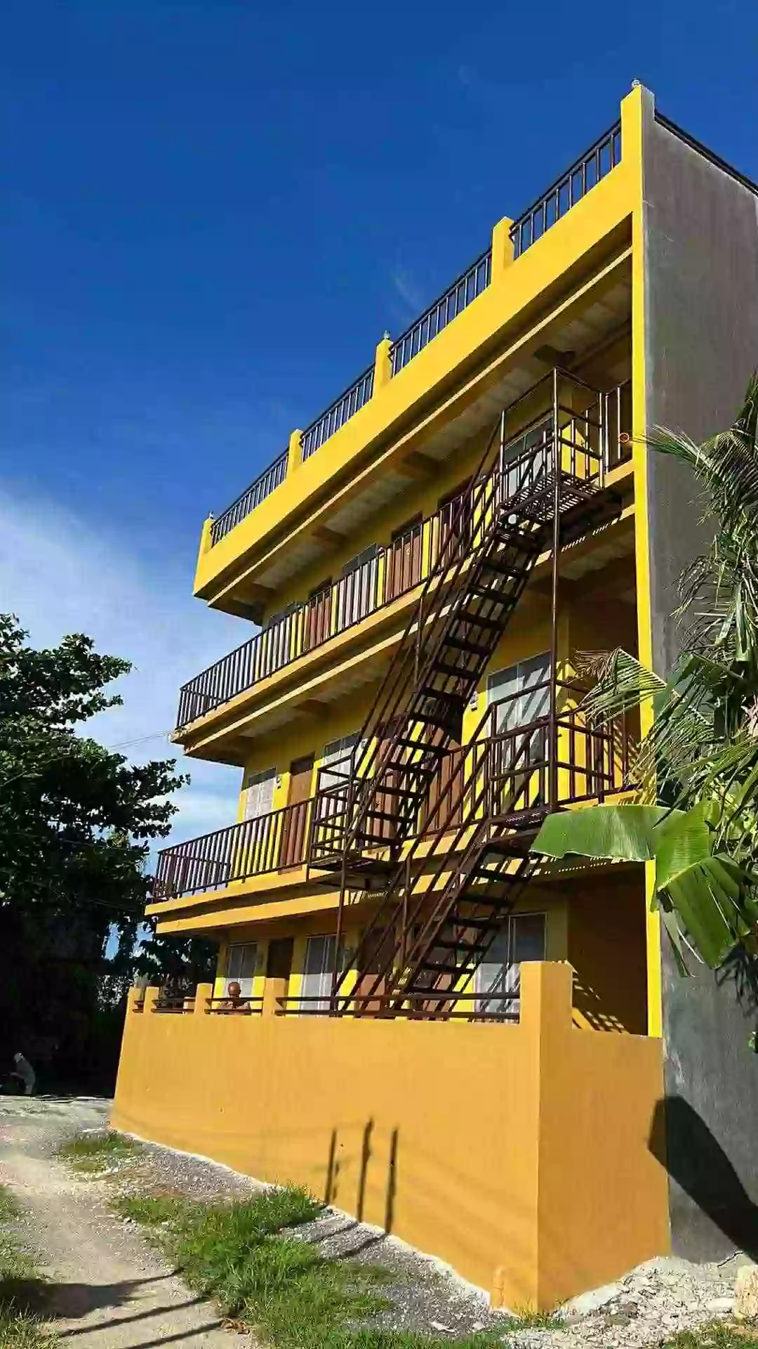 18-DOOR APARTMENT BUILDING WITH ROOFTOP IN BASAK, LAPU-LAPU CITY, CEBU — Apartment in Lapu-Lapu, Cebu, Philippines — Photo 2