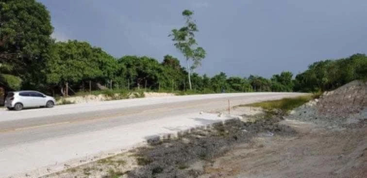 Along Highway Titled Lot for Sale in Puerto Princesa Palawan. — Commercial Lot in Palawan, Philippines — Photo 3