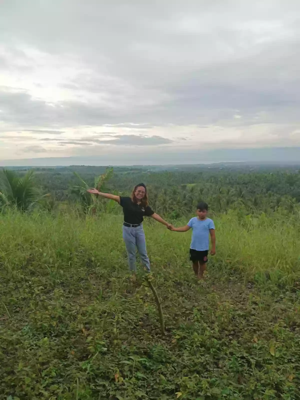 OVERLOOKING FARM LOT FOR SALE 