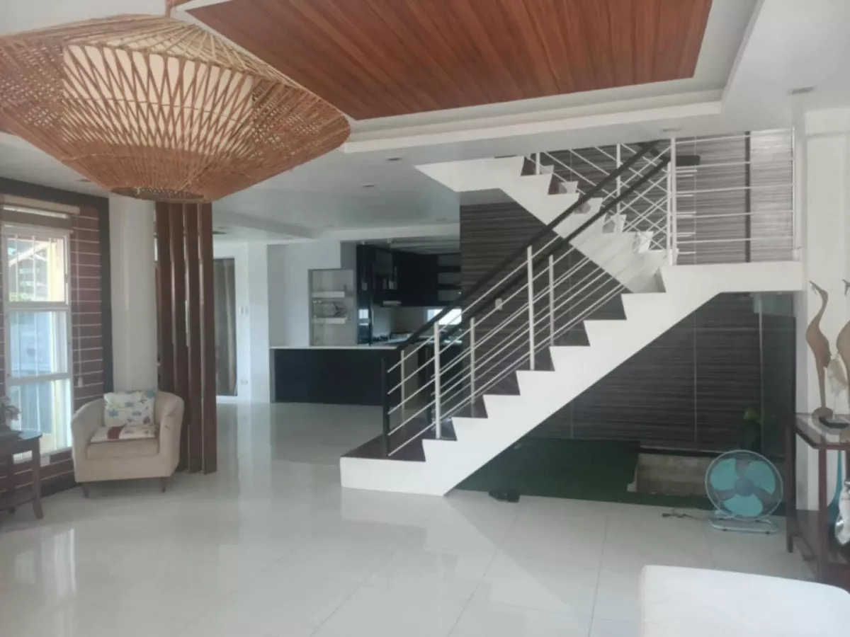 7Bedrooms House for Sale in Lawaan Talisay — House and Lot in Talisay, Cebu, Philippines — Photo 2