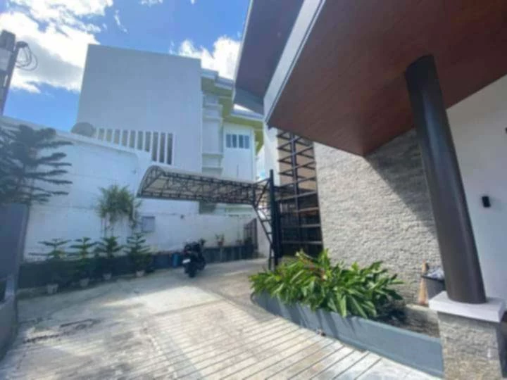 HOUSE AND LOT FOR SALE IN MARIA LUISA