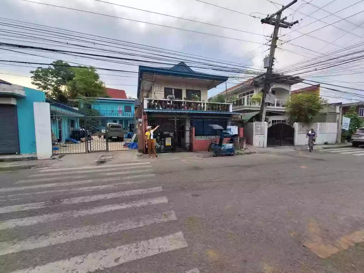 HOUSE AND LOT FOR SALE IN POBLACION DANAO CITY — House and Lot in Cebu, Philippines — Photo 2