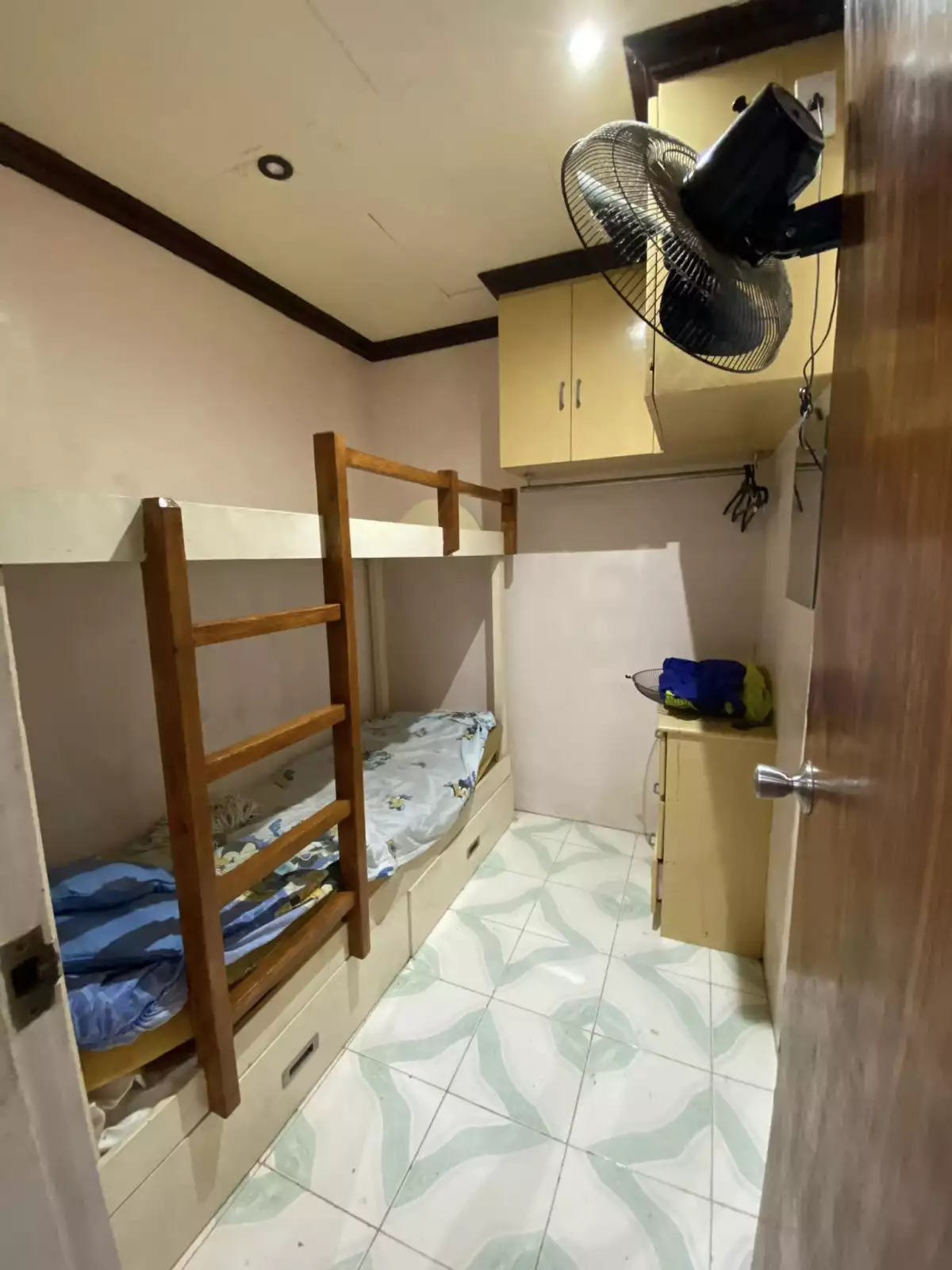 FULLY FURNISHED TOWNHOUSE IN MABOLO — House and Lot in Cebu City, Cebu, Philippines — Photo 7
