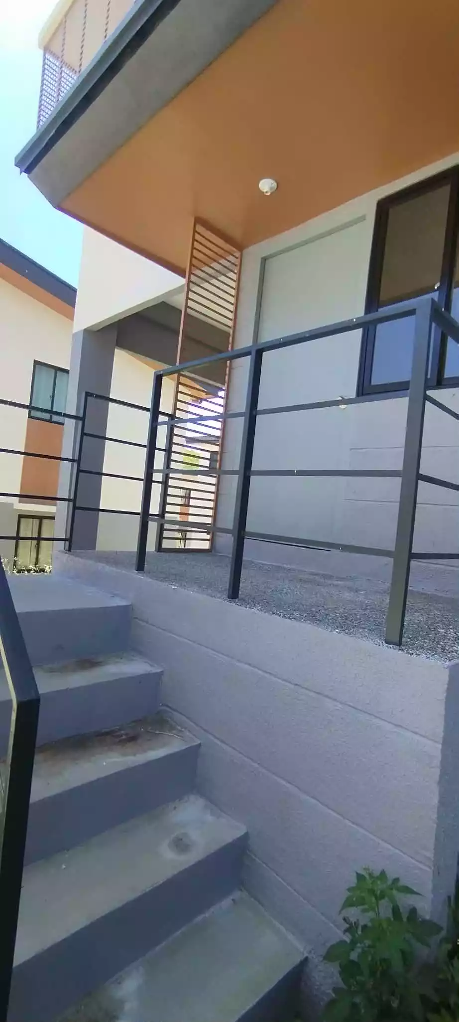 Brandnew townhouse for sale/assume 2 br