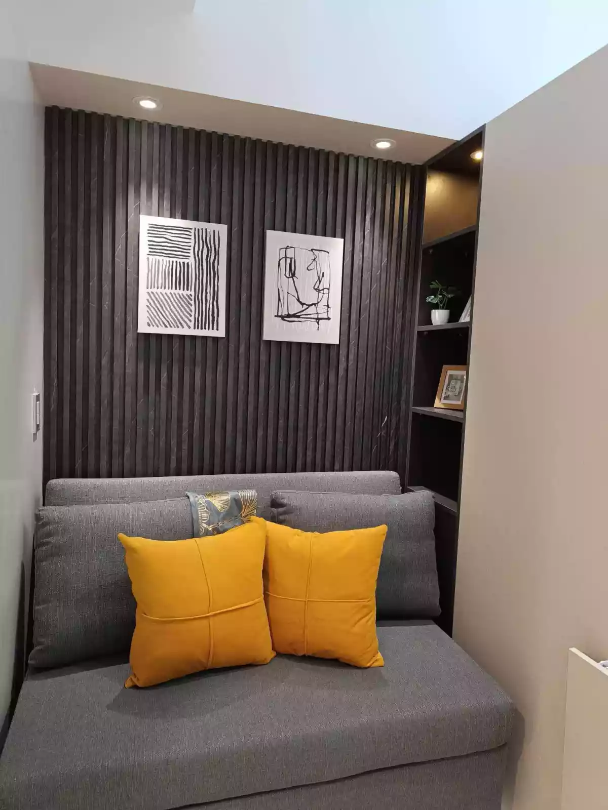 Open photo 17 of 17 — 38 Park Studio Fully Furnished for rent