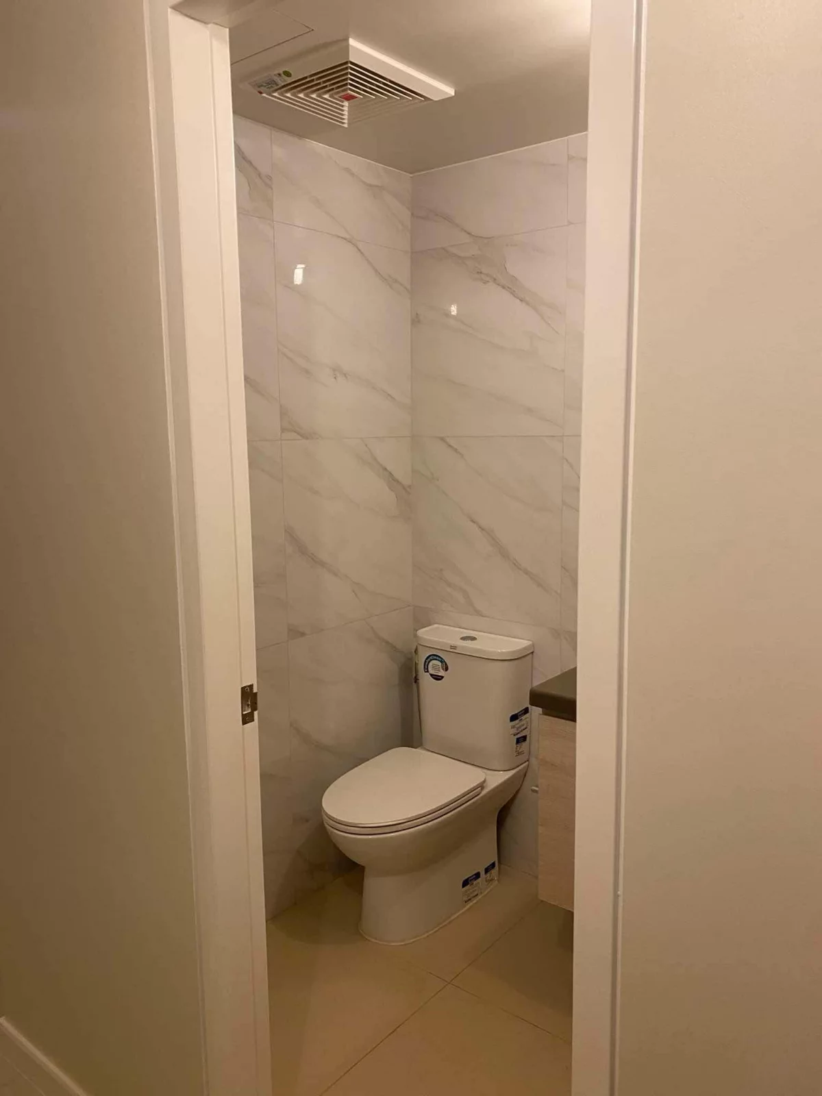 MANDANI BAY SUITES STUDIO UNIT SEAVIEW FOR SALE — Studio in F.E. Zuellig Avenue, Mandaue City, Philippines — Photo 6