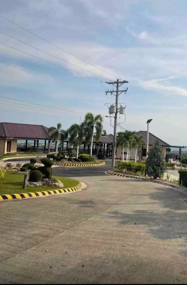 SEMI-FURNISHED HOUSE AND LOT FOR SALE! KISHANTA SUBD TALISAY CITY — House and Lot in Talisay, Cebu, Philippines — Photo 2