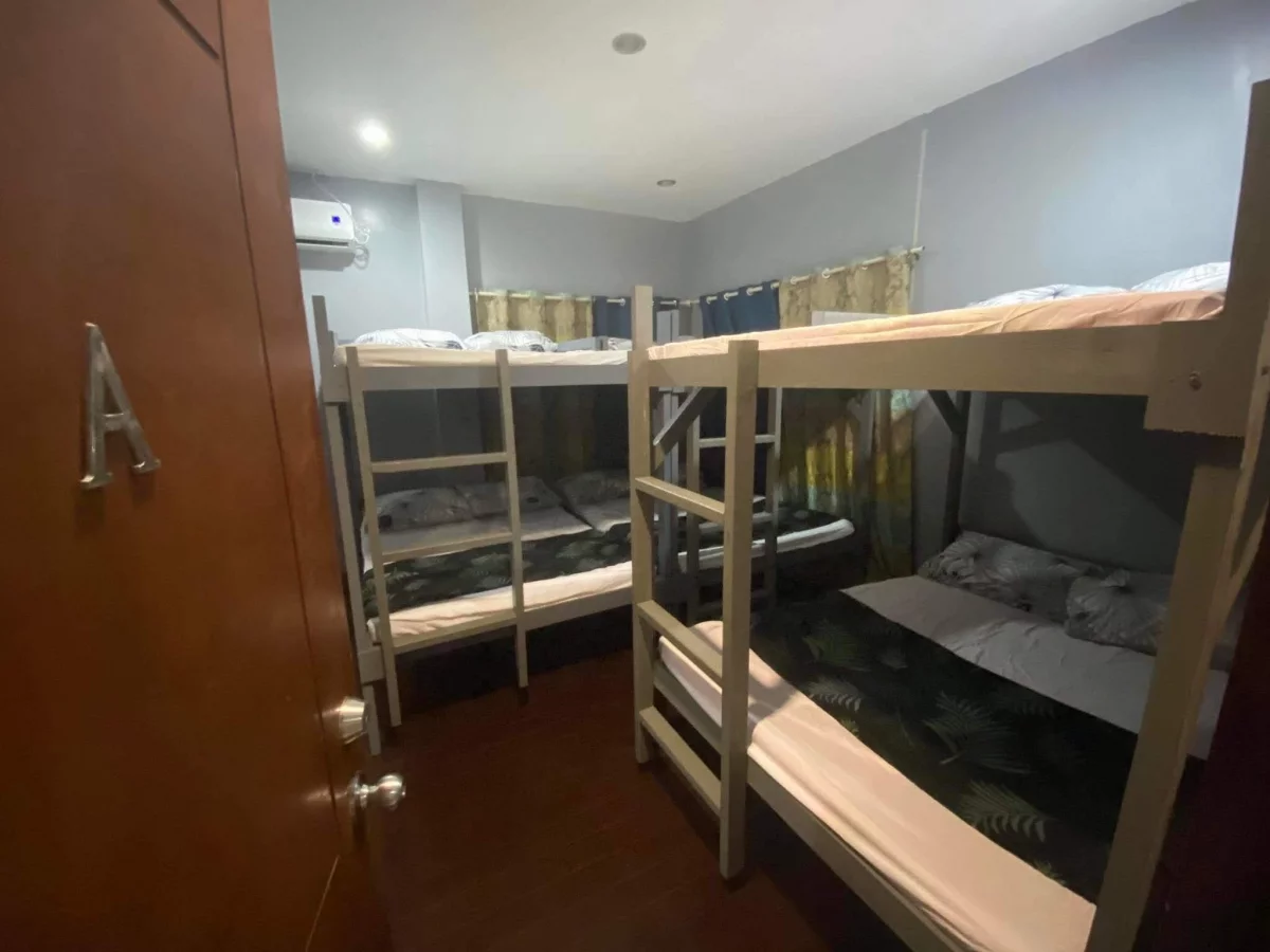 2 STOREY HOUSE WITH 3 CAR PARK IN TISA CEBU CITY — House and Lot in Cebu City, Cebu, Philippines — Photo 5