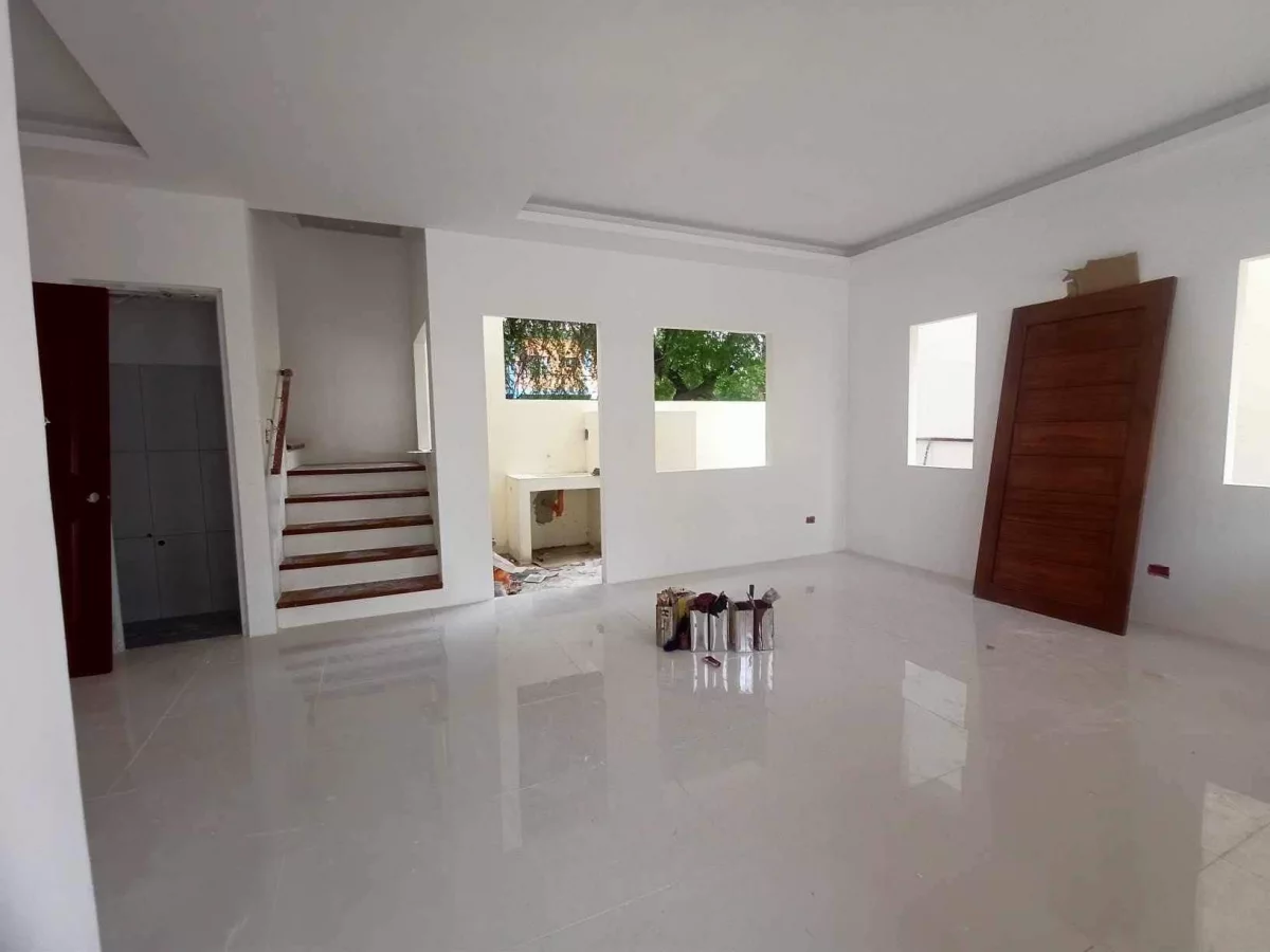 Single Attached House and Lot In Lapu-Lapu City For Assume — House and Lot in Cebu City, Cebu, Philippines — Photo 7