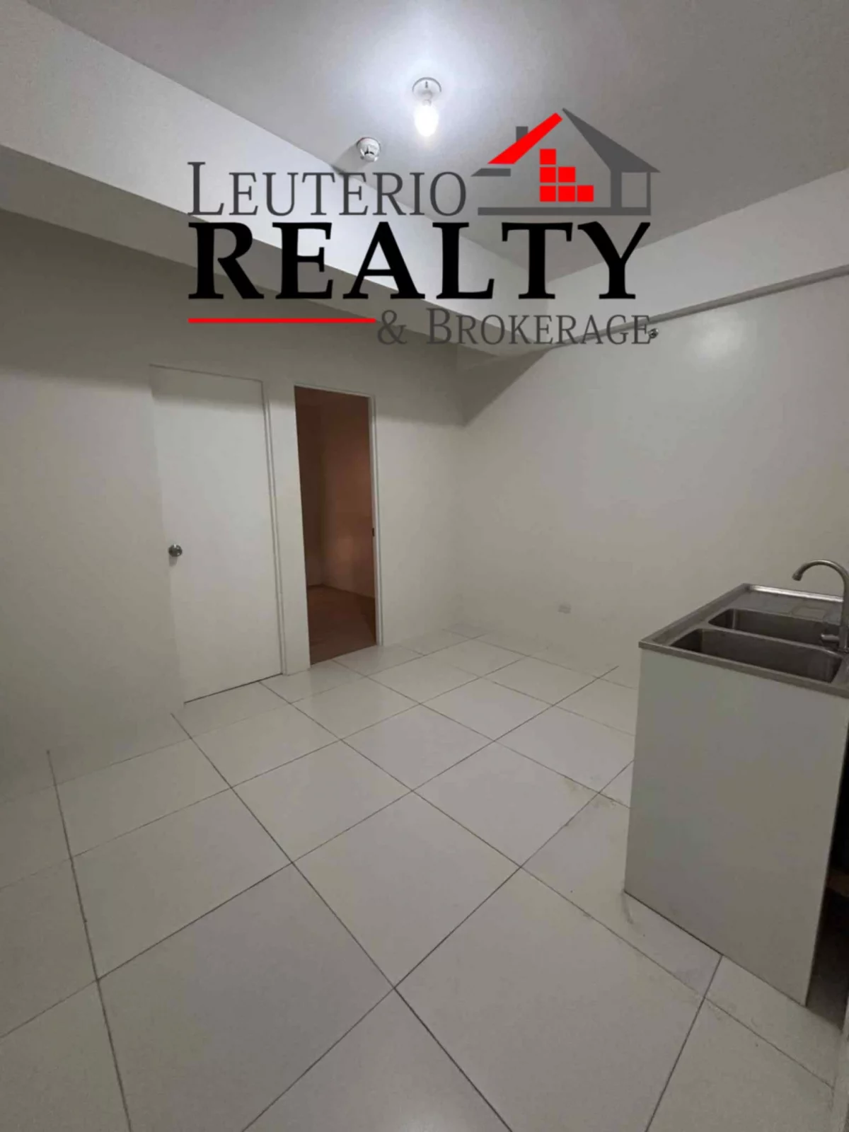 2 BR CONDO FOR SALE/FOR ASSUME BALANCE — 2 Bedrooms in Blumentritt Street, Naga City, Camarines Sur — Photo 3