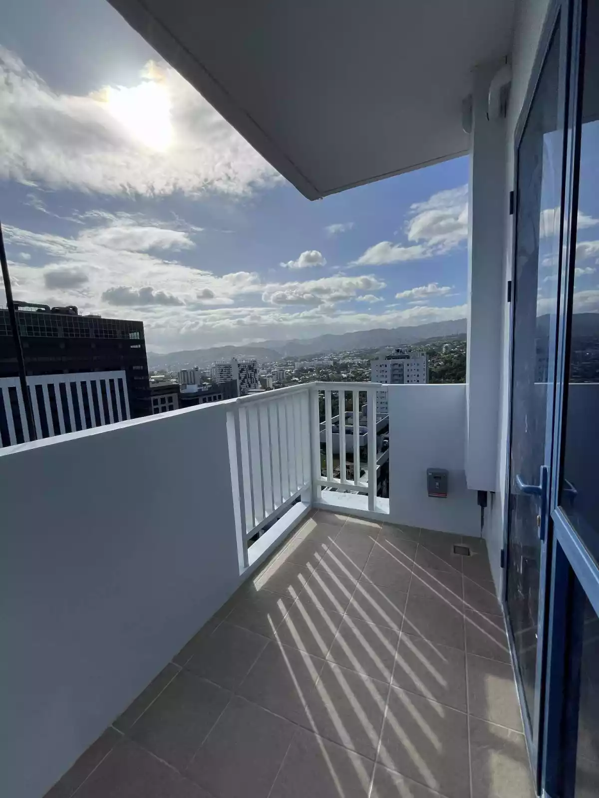 FOR SALE 1 BR PREMIUM CORNER UNIT WITH PARKING AND BALCONY IN 38TH PARK AVENUE — 1 Bedroom in Apas, Cebu City, Cebu — Photo 3
