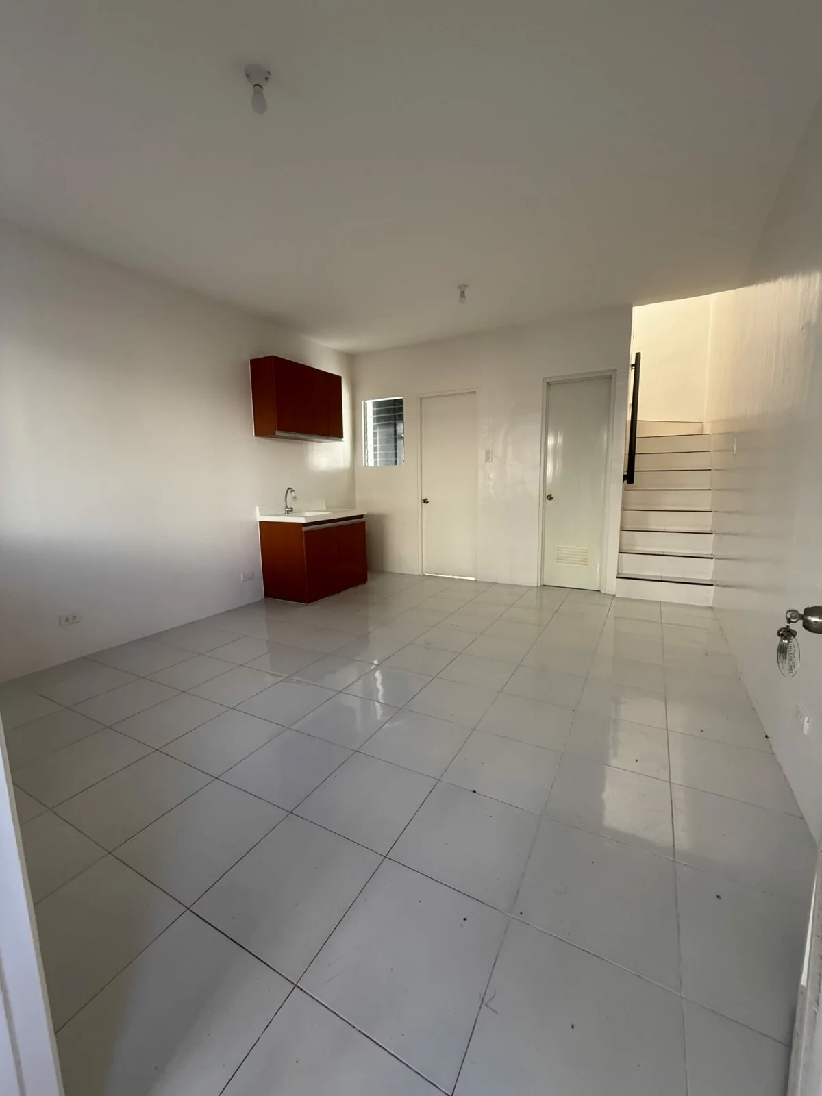 TOWNHOUSE FOR RENT IN GARDEN BLOOM SOUTH — Townhouse in Upper Pakigne Rd, Minglanilla, Cebu — Photo 2
