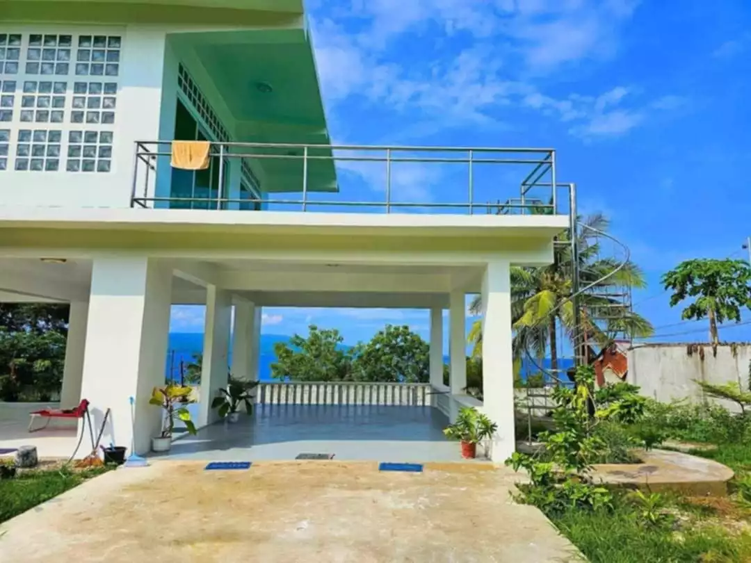 OVERLOOKING HOUSE FOR SALE IN SIBULAN WITH SEA VIEW — House and Lot in Negros Oriental, Philippines — Photo 3